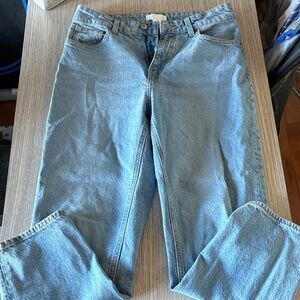 H&M Light Wash Straight Leg Jeans Women’s Size 6 Classic Denim
